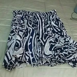 Beatiful skirt newer  worn no tags